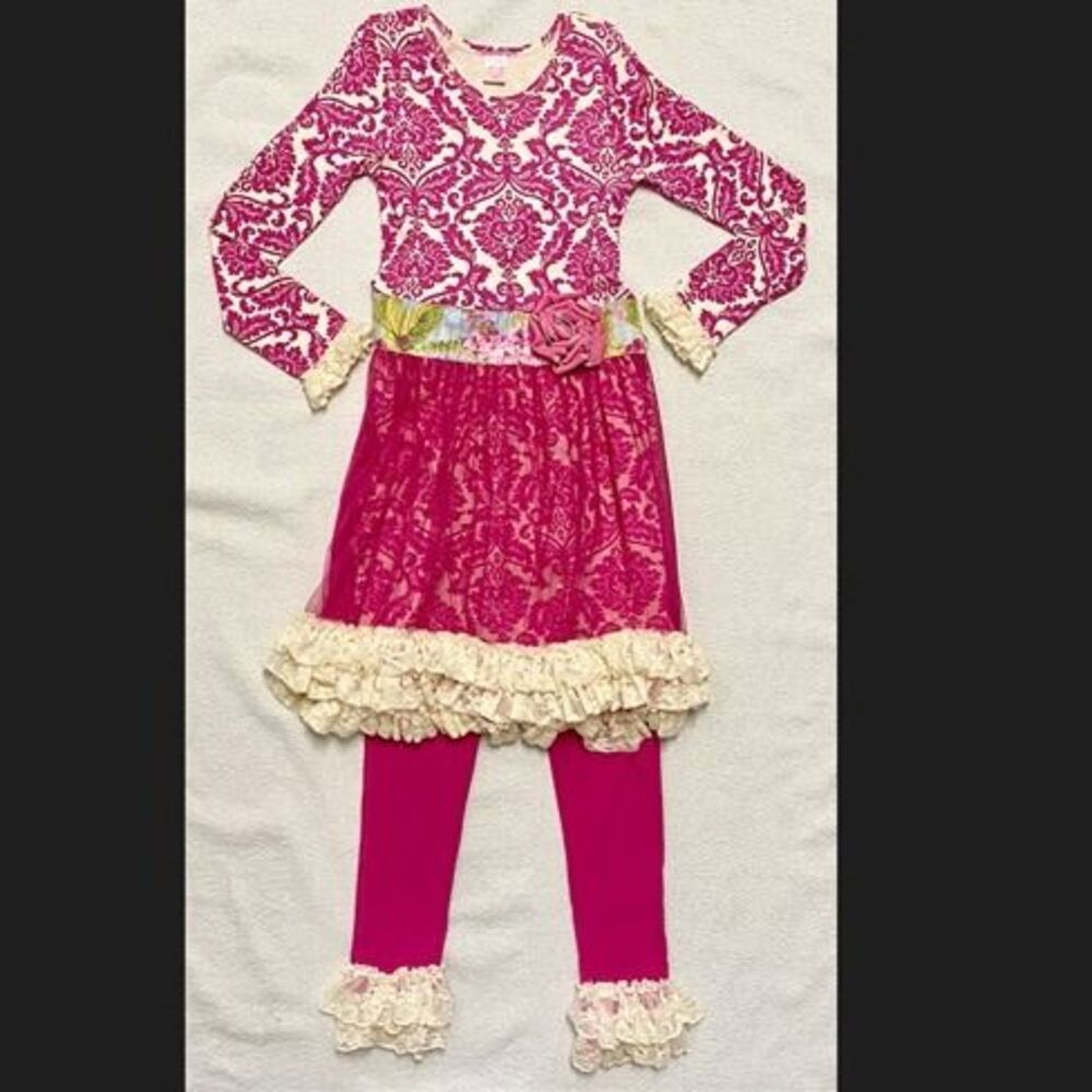 Giggle Moon Raspberry Truffle set. Size 8